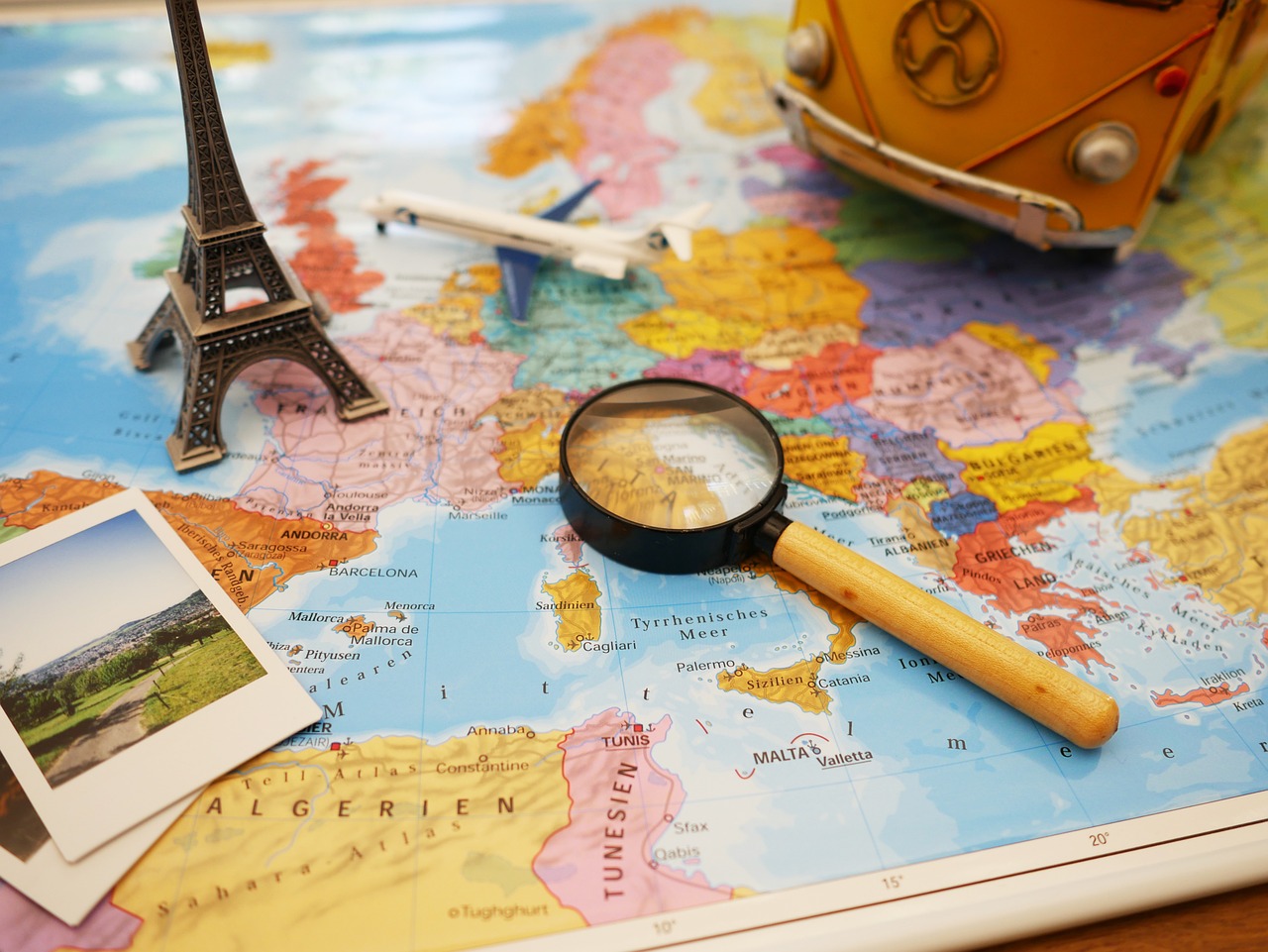 夏休みに家族旅行を楽しむためのレンタカー付き格安プランは？