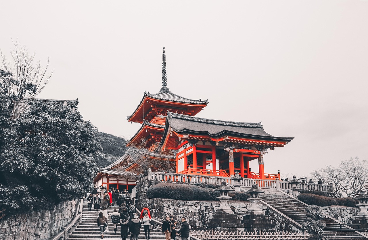 夏休みに家族旅行で京都の清水寺で楽しむ着物体験は？