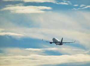 夏休みの家族旅行で国内航空券なしで節約する方法は？