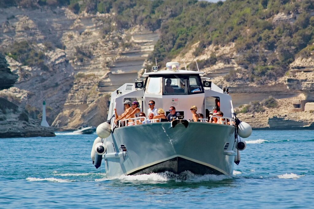 夏休みに家族旅行で楽しむ国内観光とグルメは両方どこがおすすめ？