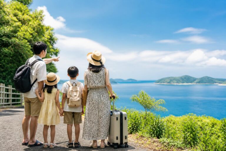 夏休みの家族旅行で飛行機に持っていく荷物は何が必要？
